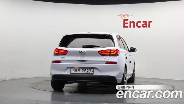 Hyundai i30 2018 — photo 4