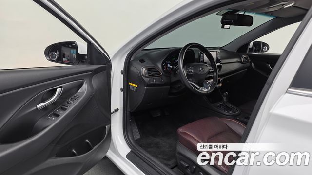 Hyundai i30 2018 — photo 13