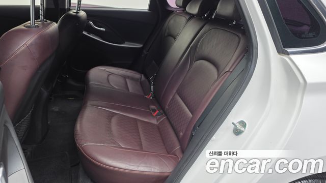 Hyundai i30 2018 — photo 18