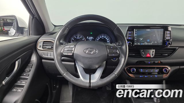Hyundai i30 2018 — photo 19