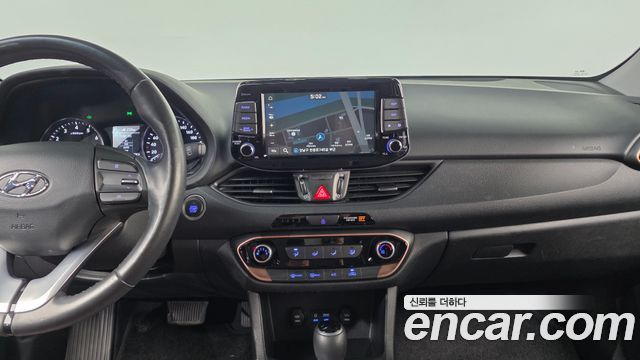 Hyundai i30 2018 — photo 20