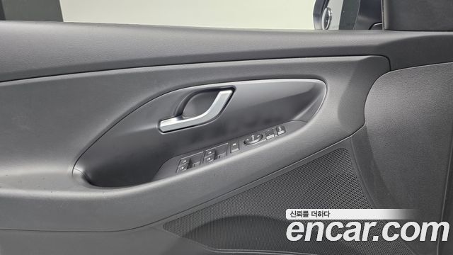 Hyundai i30 2018 — photo 25