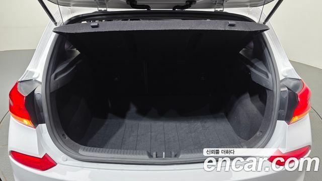 Hyundai i30 2018 — photo 26