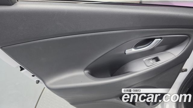 Hyundai i30 2018 — photo 15