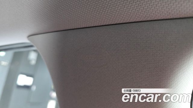 Hyundai i30 2018 — photo 28