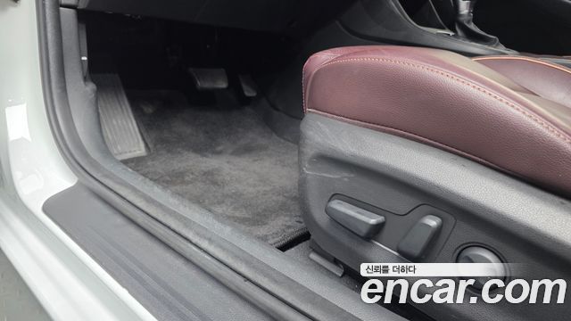 Hyundai i30 2018 — photo 29