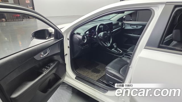 Kia K3 2022 — photo 13