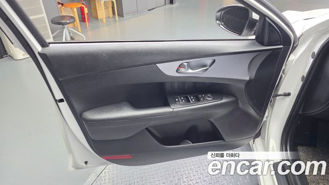 Kia K3 2022 — photo 14