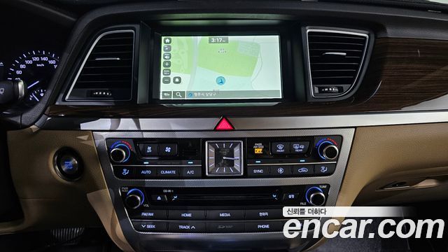 Genesis G80 2018 — photo 17