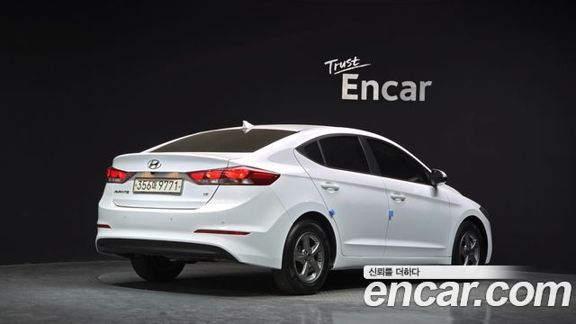 Hyundai AVANTE 2018 — photo 2