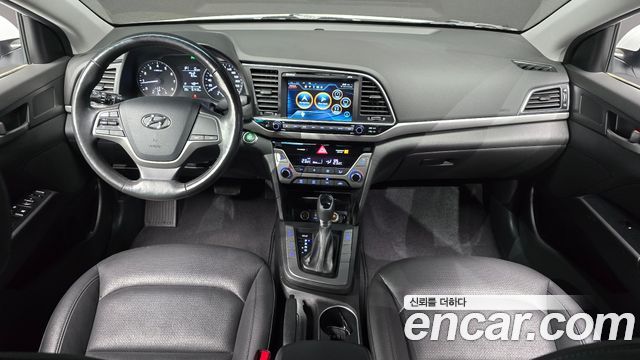Hyundai AVANTE 2018 — photo 7