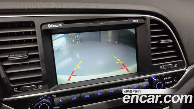 Hyundai AVANTE 2018 — photo 15