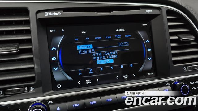 Hyundai AVANTE 2018 — photo 16