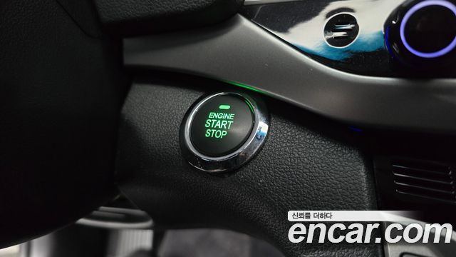 Hyundai AVANTE 2018 — photo 17
