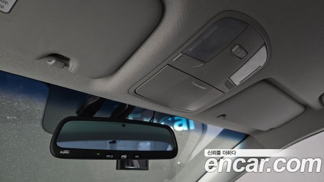 Hyundai AVANTE 2018 — photo 19