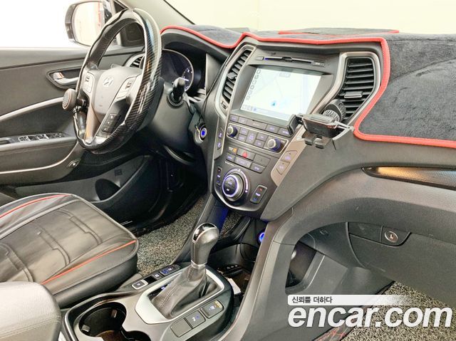 Hyundai Santafe 2018 — photo 11