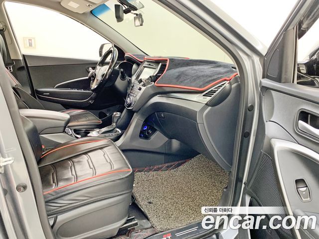 Hyundai Santafe 2018 — photo 14