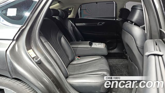 Genesis G80 2022 — photo 17