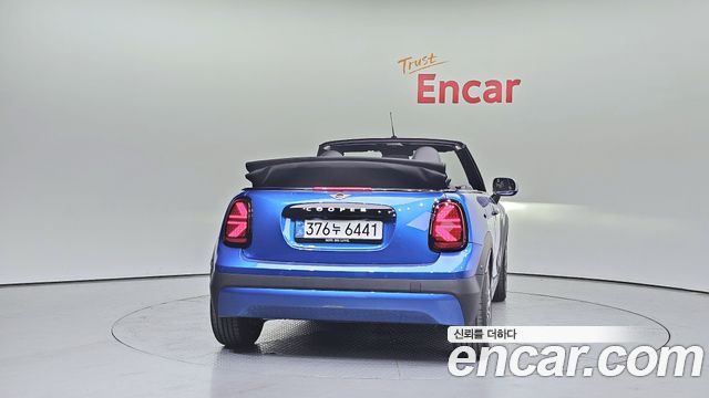 Mini Cooper Convertible 2025 — photo 4