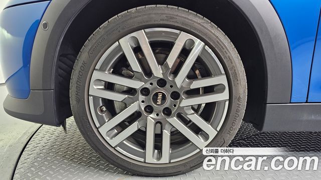 Mini Cooper Convertible 2025 — photo 5