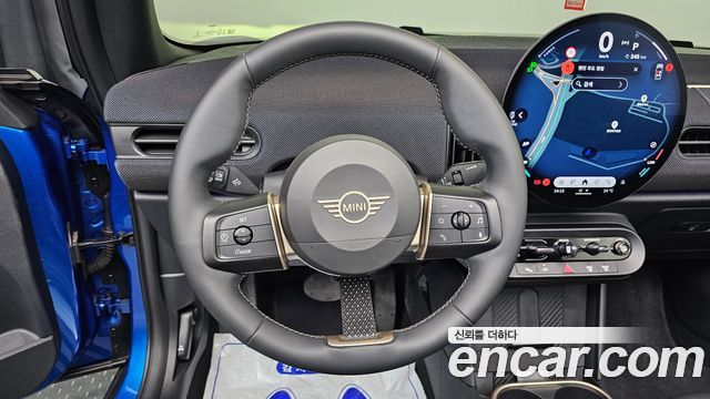 Mini Cooper Convertible 2025 — photo 14