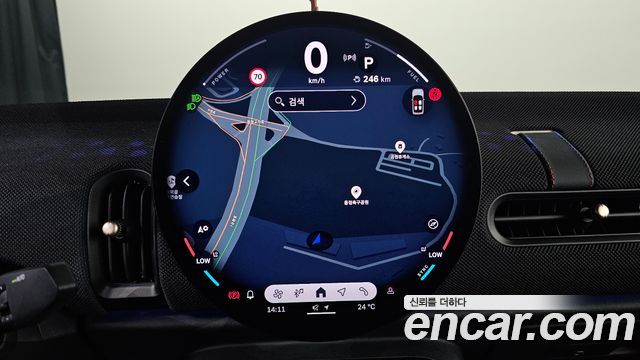 Mini Cooper Convertible 2025 — photo 16