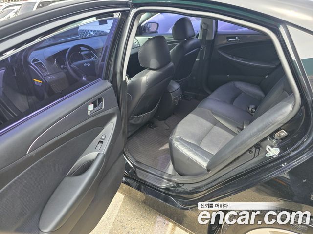 Hyundai Sonata 2012 — photo 11