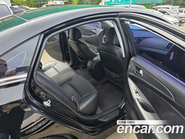 Hyundai Sonata 2012 — photo 13