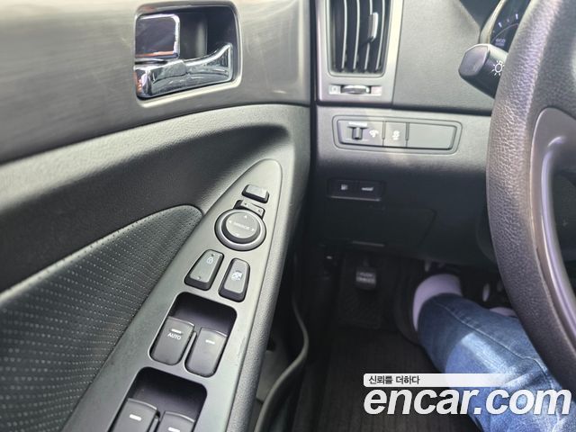 Hyundai Sonata 2012 — photo 15