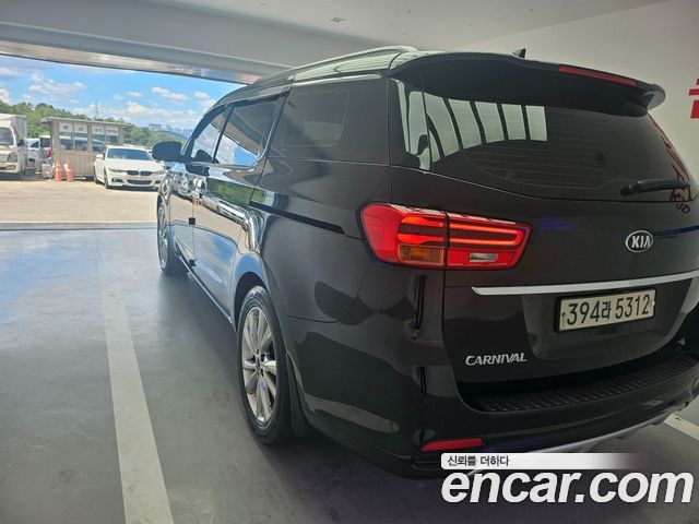 Kia Canival 2019 — photo 8