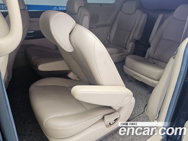 Kia Canival 2019 — photo 9