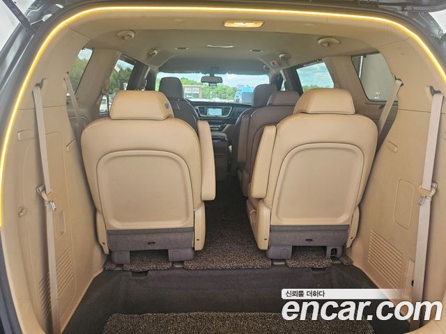 Kia Canival 2019 — photo 10