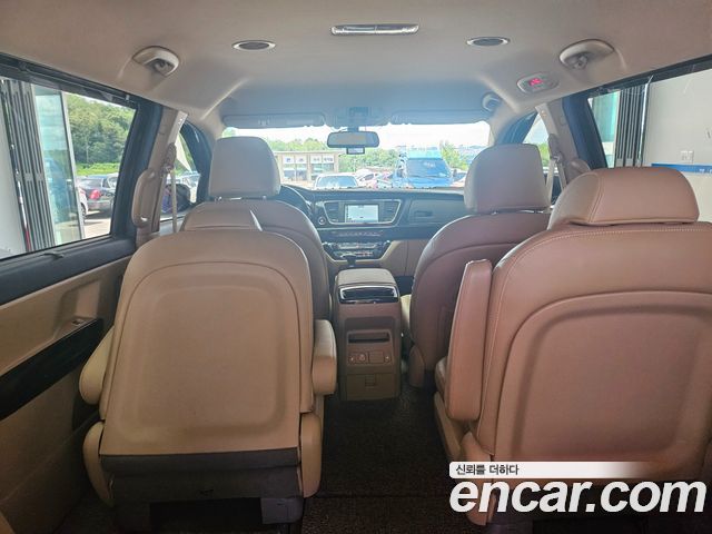 Kia Canival 2019 — photo 11