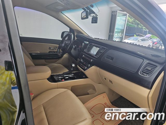 Kia Canival 2019 — photo 12