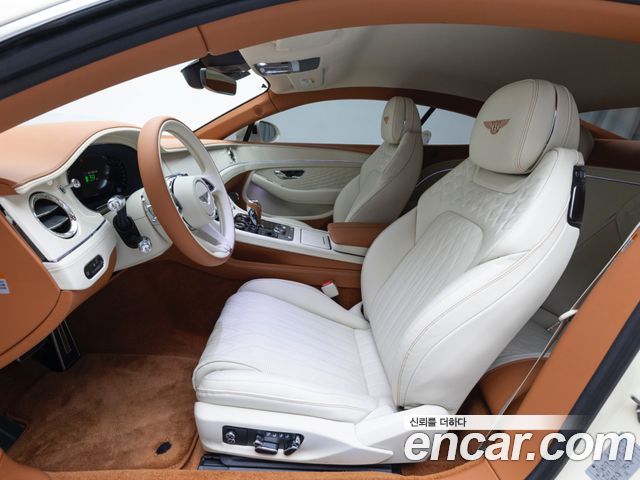 Bentley Continental 2026 — photo 10