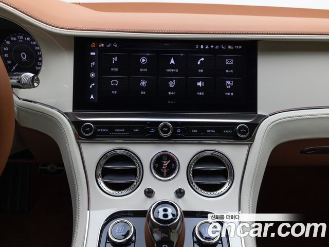 Bentley Continental 2026 — photo 11
