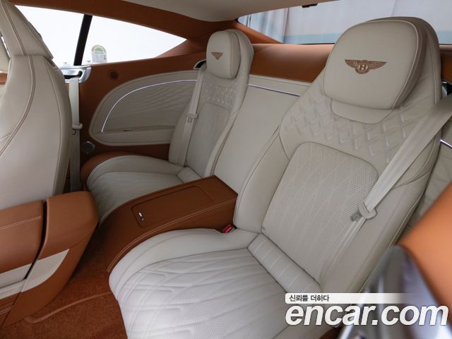 Bentley Continental 2026 — photo 12