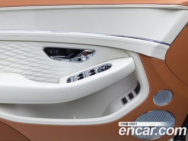 Bentley Continental 2026 — photo 13