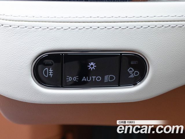 Bentley Continental 2026 — photo 14