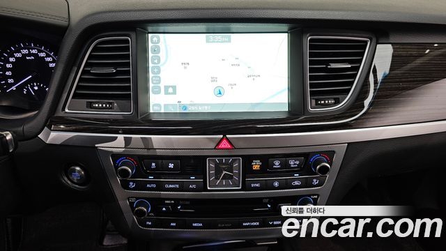 Genesis G80 2018 — photo 20