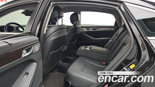 Genesis G80 2018 — photo 16