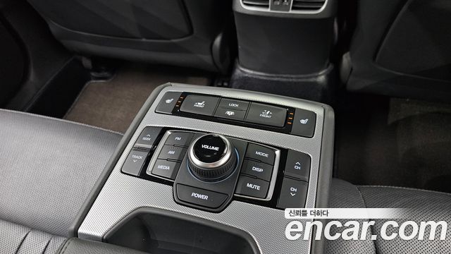 Genesis G80 2018 — photo 27