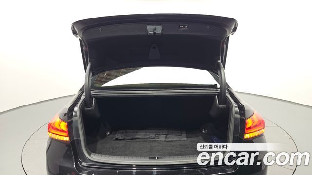 Genesis G80 2018 — photo 28