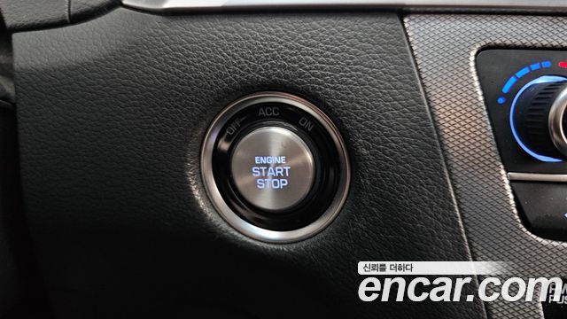 Genesis G80 2018 — photo 32