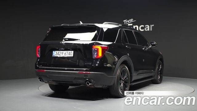 Ford Explorer 2021 — photo 2