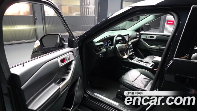 Ford Explorer 2021 — photo 13