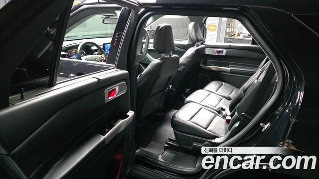 Ford Explorer 2021 — photo 16