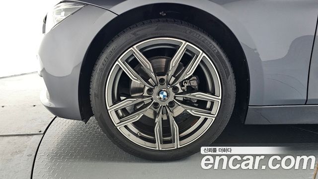BMW 3-Series 2018 — photo 5