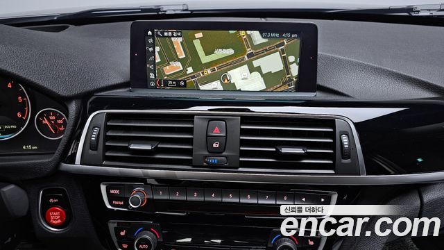BMW 3-Series 2018 — photo 13