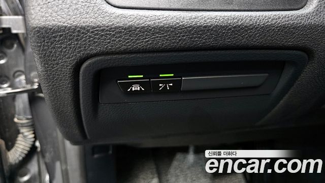 BMW 3-Series 2018 — photo 17